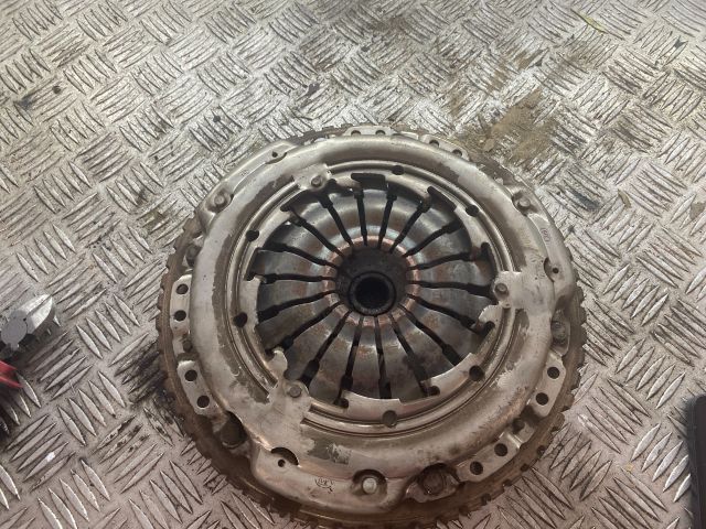 bontott DACIA LOGAN Kuplung Szett Lendkerékkel