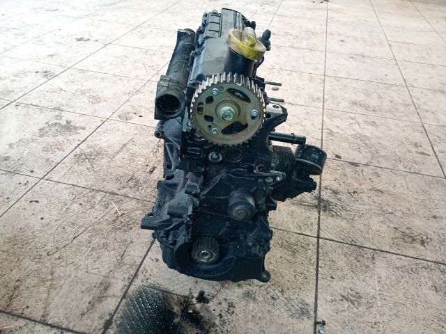 bontott DACIA LOGAN Motor (Fűzött blokk hengerfejjel)