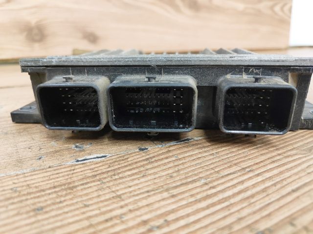 bontott DACIA LOGAN Motorvezérlő