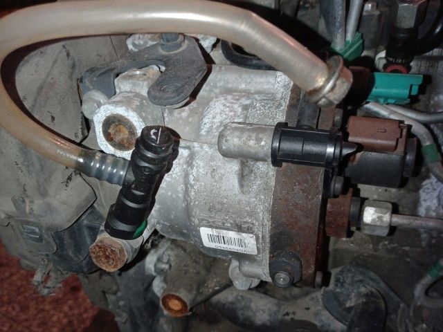 bontott DACIA LOGAN Nagynyomású Szivattyú