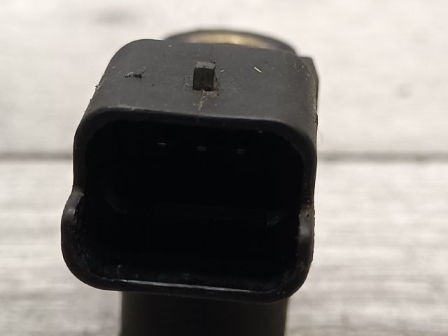 bontott DACIA LOGAN Vezérműtengely Fordulatszám Jeladó