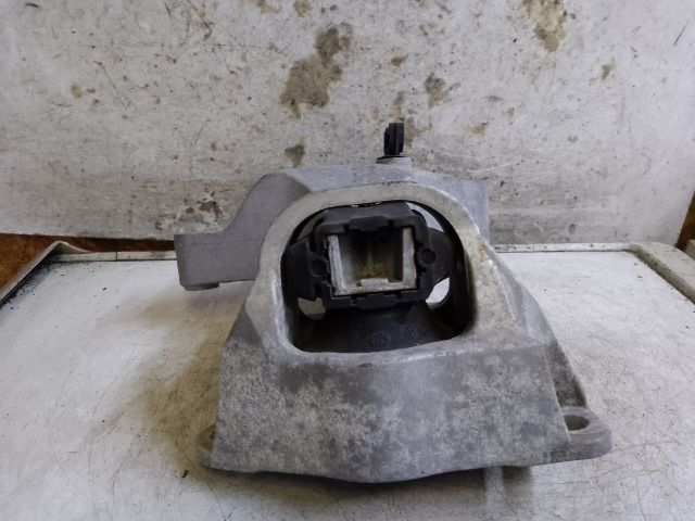 bontott DACIA LOGAN Motor Tartó Bak (Fém)