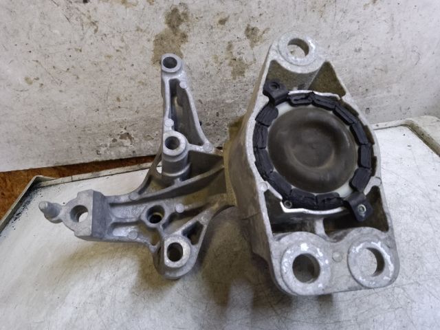 bontott DACIA LOGAN Motor Tartó Bak (Fém)