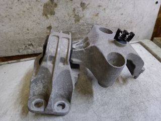 bontott DACIA LOGAN Motor Tartó Bak (Fém)