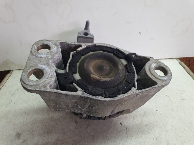 bontott DACIA LOGAN Motor Tartó Bak (Fém)