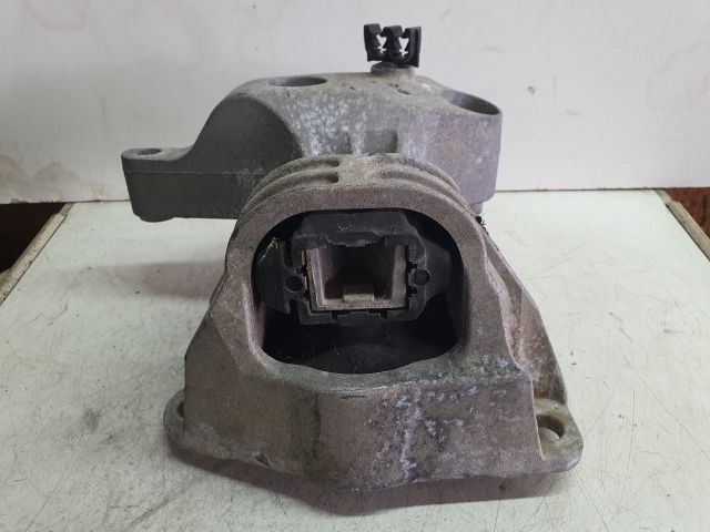 bontott DACIA LOGAN Motor Tartó Bak (Fém)