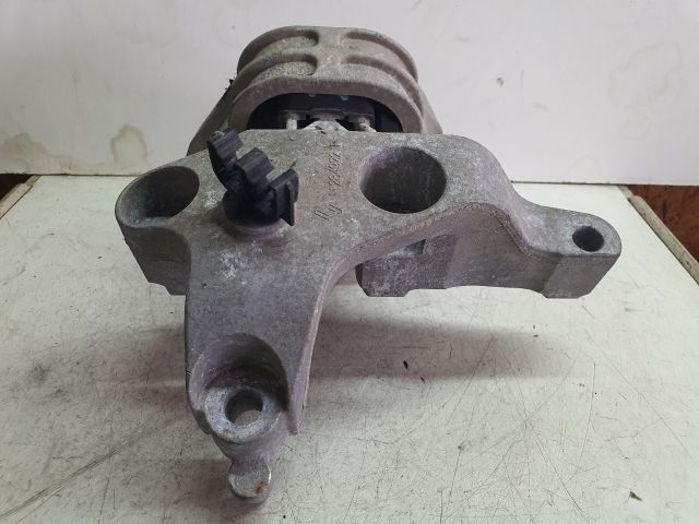 bontott DACIA LOGAN Motor Tartó Bak (Fém)