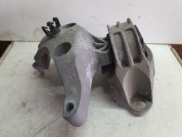 bontott DACIA LOGAN Motor Tartó Bak (Fém)