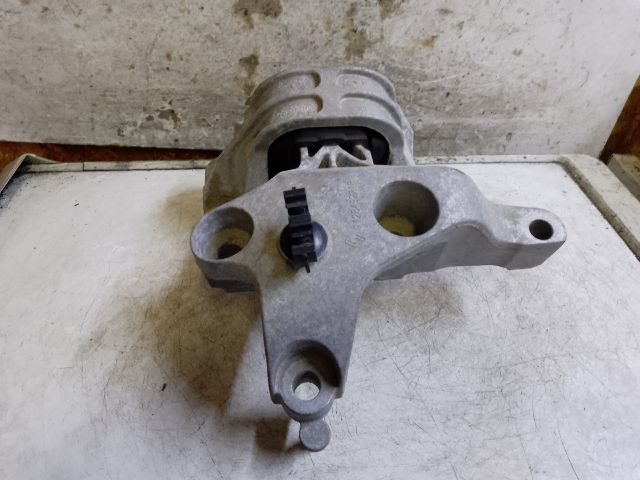 bontott DACIA LOGAN Motor Tartó Bak (Fém)