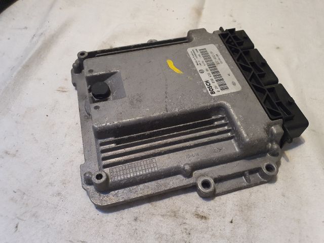 bontott DACIA LOGAN Motorvezérlő