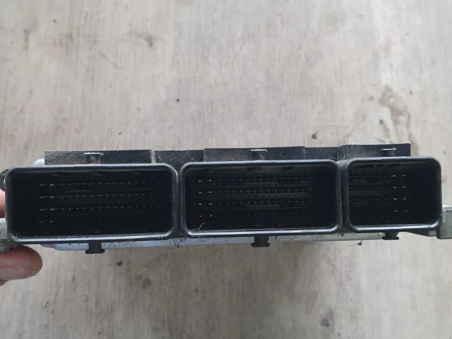 bontott DACIA LOGAN Motorvezérlő