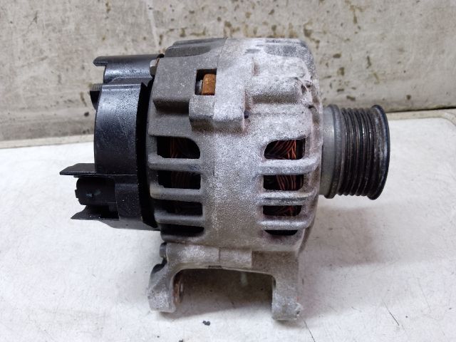 bontott DACIA LOGAN Generátor