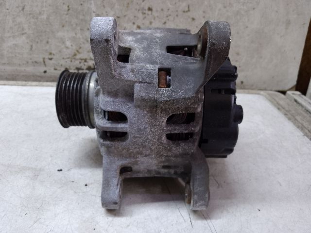 bontott DACIA LOGAN Generátor