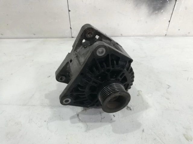 bontott DACIA LOGAN Generátor