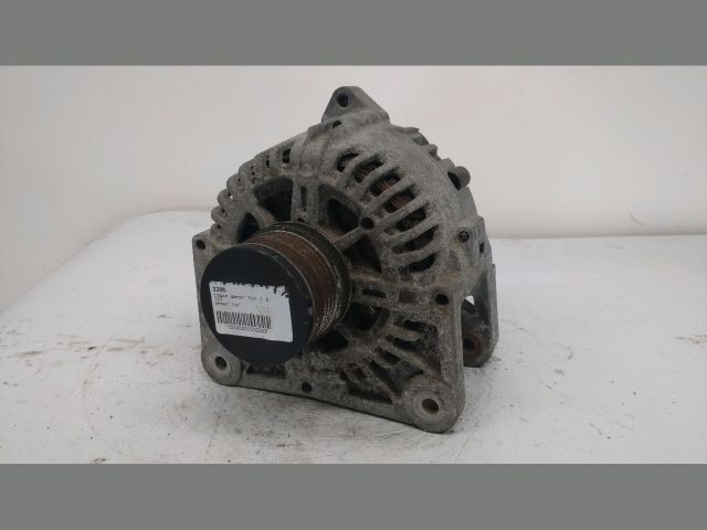 bontott DACIA LOGAN Generátor