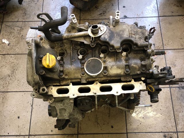 bontott DACIA LOGAN Motor (Fűzött blokk hengerfejjel)
