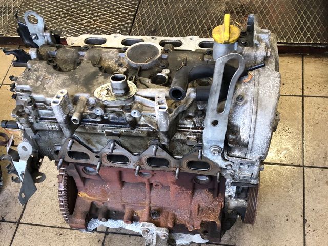 bontott DACIA LOGAN Motor (Fűzött blokk hengerfejjel)