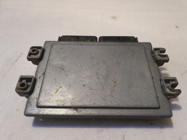 bontott DACIA LOGAN Motorvezérlő