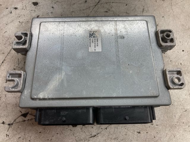 bontott DACIA LOGAN Motorvezérlő