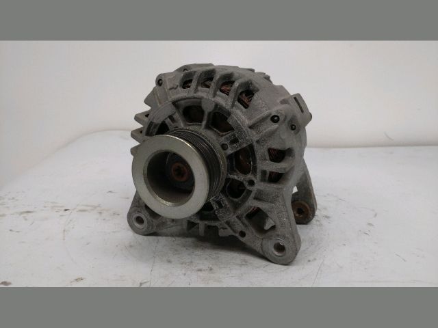 bontott DACIA LOGAN Generátor