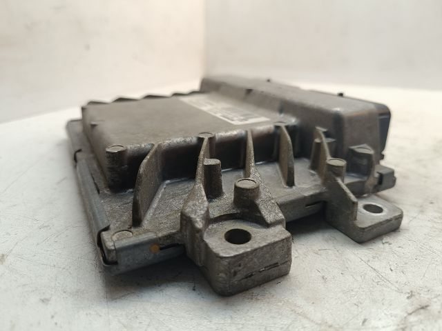 bontott DACIA LOGAN Motorvezérlő