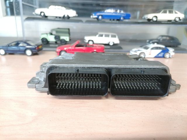 bontott DACIA LOGAN Motorvezérlő