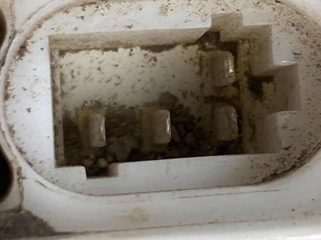 bontott DACIA LOGAN Üzemanyag Szivattyú