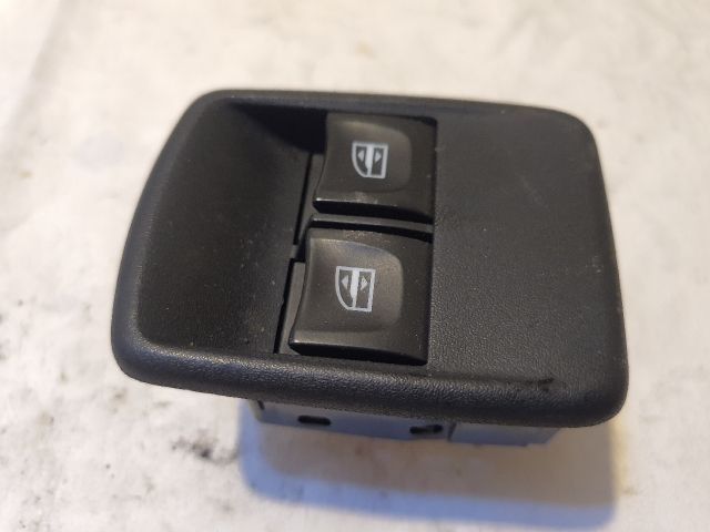 bontott DACIA LOGAN Ablakemelő Kapcsoló Négyes / Kettes