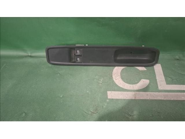 bontott DACIA LOGAN Ablakemelő Kapcsoló Négyes / Kettes