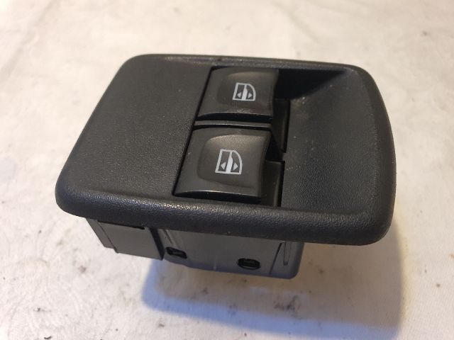 bontott DACIA LOGAN Ablakemelő Kapcsoló Négyes / Kettes