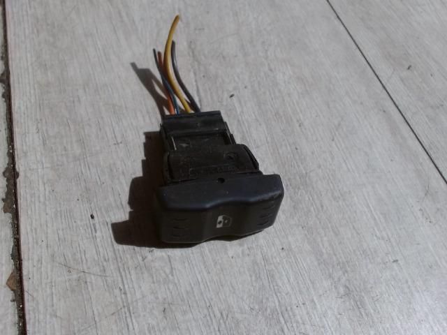 bontott DACIA LOGAN Ablakemelő Kapcsoló (Pozíciófüggetlen)