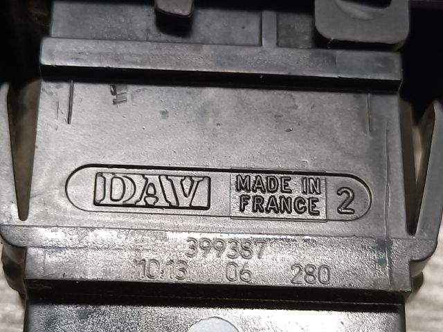 bontott DACIA LOGAN Ablakfűtés Kapcsoló