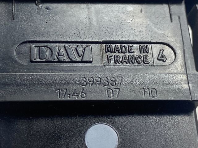 bontott DACIA LOGAN Ablakfűtés Kapcsoló