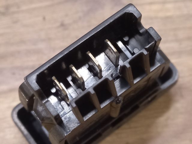 bontott DACIA LOGAN Ablakfűtés Kapcsoló