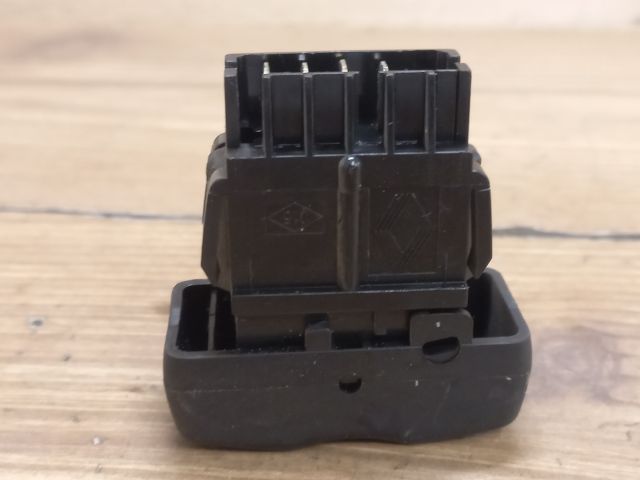 bontott DACIA LOGAN Ablakfűtés Kapcsoló