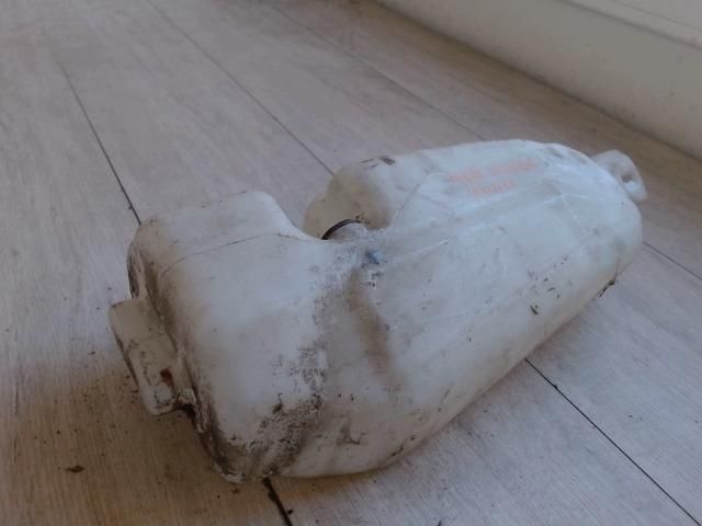 bontott DACIA LOGAN Ablakmosó Tartály