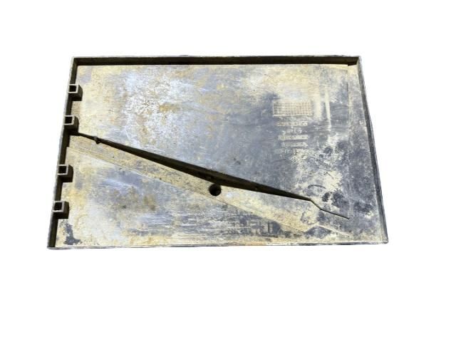 bontott DACIA LOGAN Akkumulátor Tartó