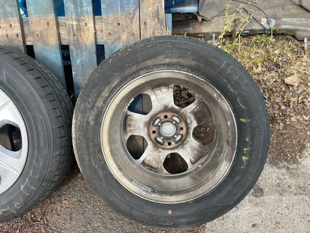 bontott DACIA LOGAN Alufelni Szett Gumival