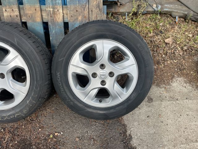 bontott DACIA LOGAN Alufelni Szett Gumival