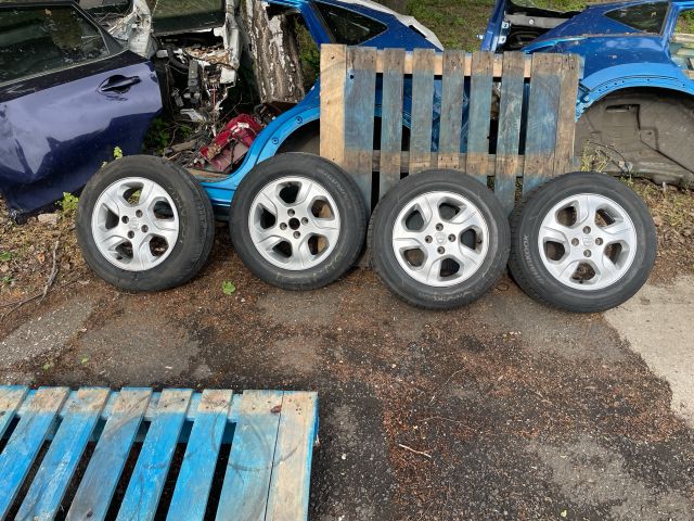 bontott DACIA LOGAN Alufelni Szett Gumival