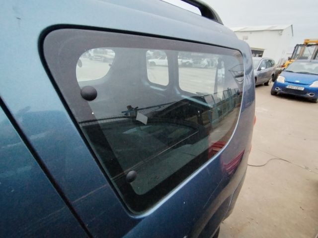 bontott DACIA LOGAN Bal C Oszlop Oldalablak Üveg