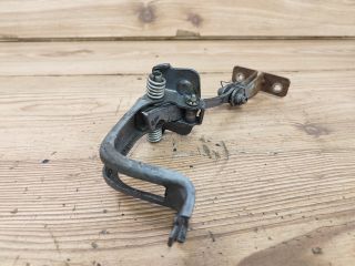 bontott DACIA LOGAN Bal Csomagtérajtó Ajtóhatároló