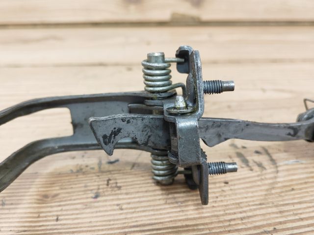 bontott DACIA LOGAN Bal Csomagtérajtó Ajtóhatároló