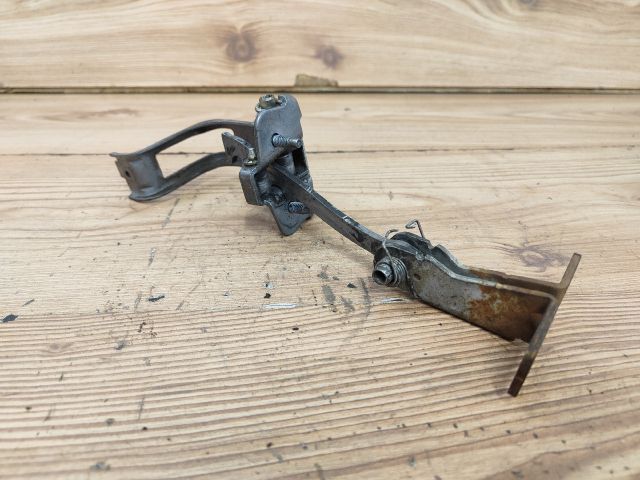 bontott DACIA LOGAN Bal Csomagtérajtó Ajtóhatároló