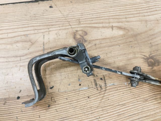 bontott DACIA LOGAN Bal Csomagtérajtó Ajtóhatároló