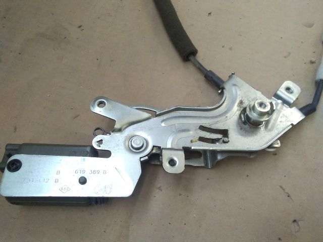 bontott DACIA LOGAN Bal Csomagtérajtó Zárszerkezet