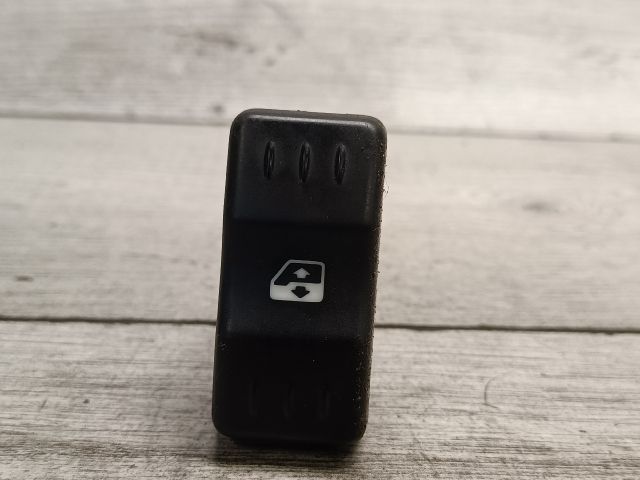 bontott DACIA LOGAN Bal első Ablakemelő Kapcsoló