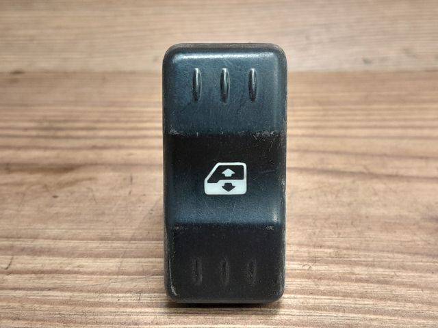 bontott DACIA LOGAN Bal első Ablakemelő Kapcsoló