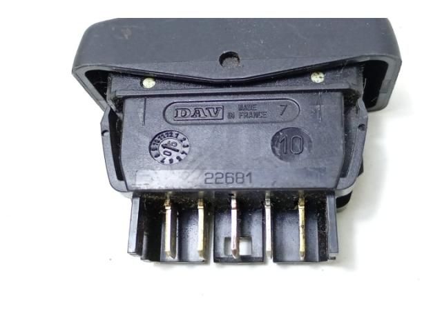 bontott DACIA LOGAN Bal első Ablakemelő Kapcsoló