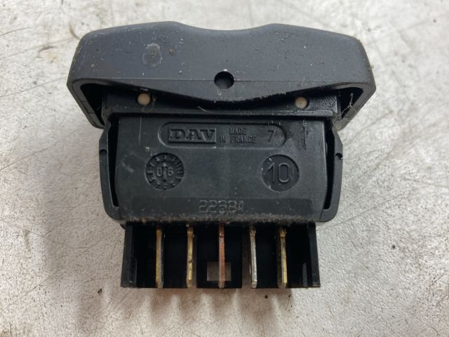 bontott DACIA LOGAN Bal első Ablakemelő Kapcsoló